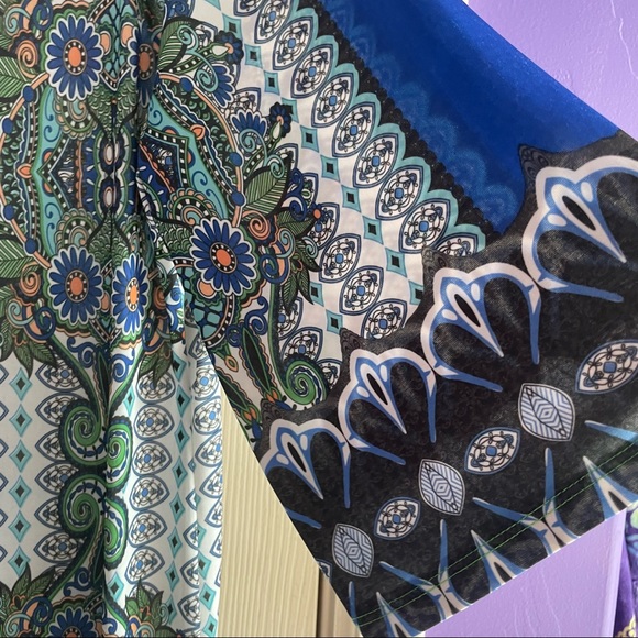 Beautiful Dress with Front Element - Picture 12 of 13